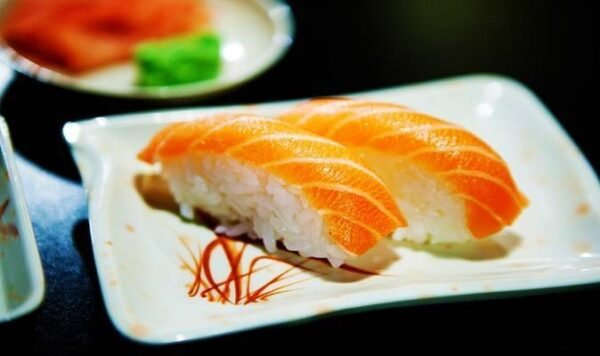 Nigiri Salmon (2 pcs)